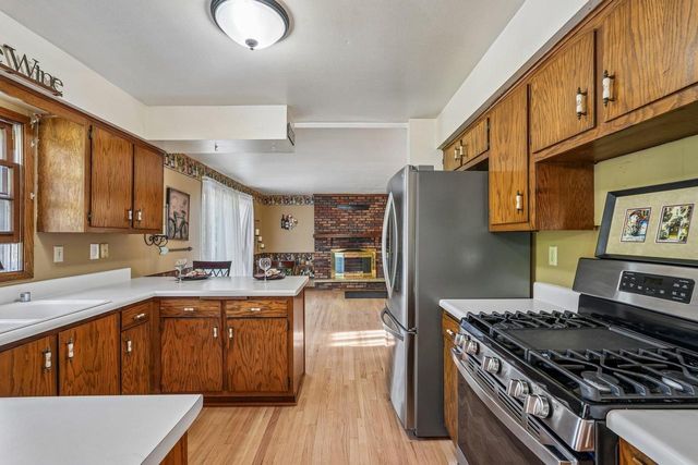 205 Fox Glen ROAD, Fredonia, WI 53021