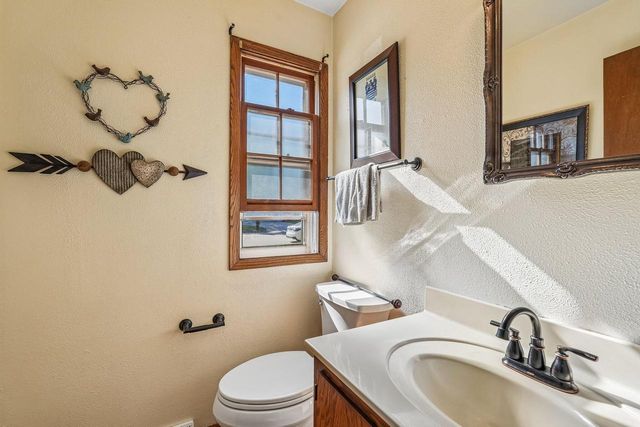 205 Fox Glen ROAD, Fredonia, WI 53021