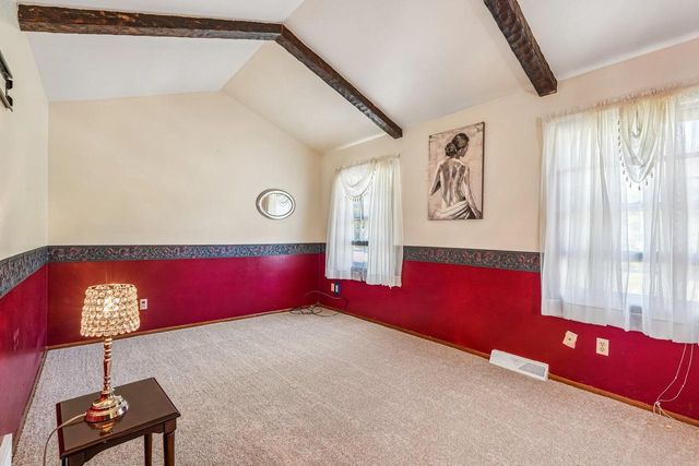 205 Fox Glen ROAD, Fredonia, WI 53021