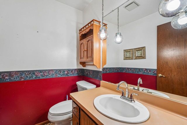 205 Fox Glen ROAD, Fredonia, WI 53021