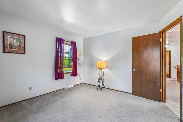 205 Fox Glen ROAD, Fredonia, WI 53021