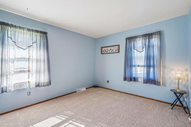 205 Fox Glen ROAD, Fredonia, WI 53021