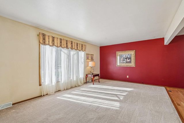 205 Fox Glen ROAD, Fredonia, WI 53021