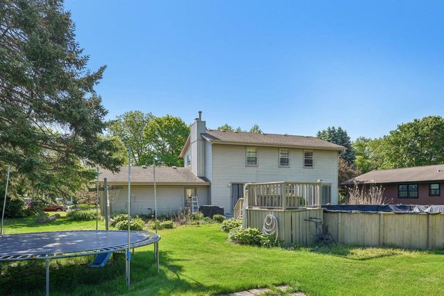 205 Fox Glen ROAD, Fredonia, WI 53021