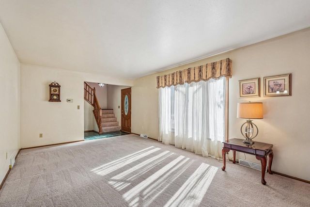 205 Fox Glen ROAD, Fredonia, WI 53021