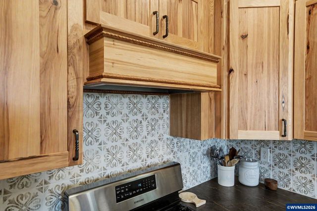6965 Nichols Heights Wy SE, Salem, OR 97306