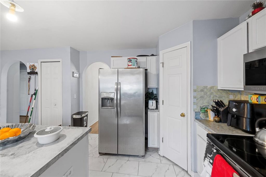 Image 12 of property listing at 12965 TRIBUTE DRIVE, Riverview, FL 33578