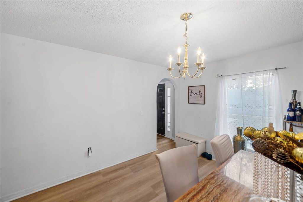 Image 15 of property listing at 12965 TRIBUTE DRIVE, Riverview, FL 33578