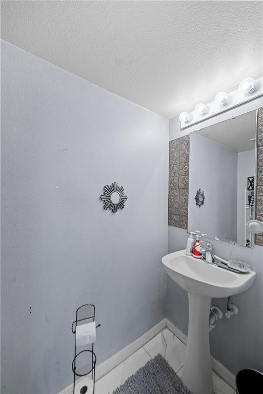 Image 18 of property listing at 12965 TRIBUTE DRIVE, Riverview, FL 33578