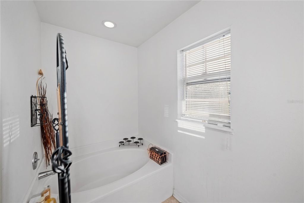 Image 32 of property listing at 12965 TRIBUTE DRIVE, Riverview, FL 33578