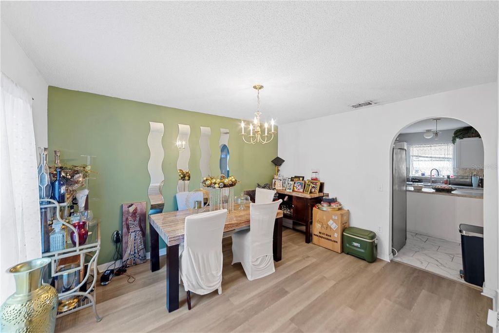 Image 8 of property listing at 12965 TRIBUTE DRIVE, Riverview, FL 33578