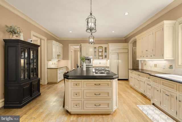 606 KENTLAND DR, Great Falls, VA 22066