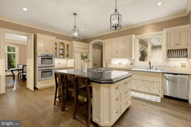 606 KENTLAND DR, Great Falls, VA 22066