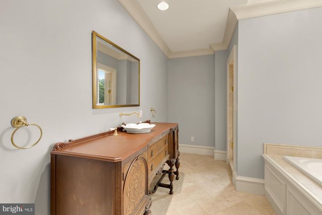 606 KENTLAND DR, Great Falls, VA 22066