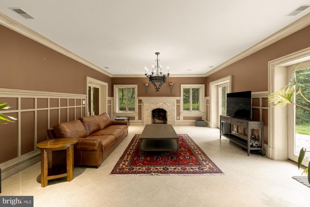 606 KENTLAND DR, Great Falls, VA 22066