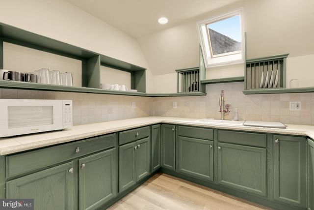 606 KENTLAND DR, Great Falls, VA 22066
