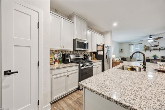 1808 Aft WAY, Chesapeake, VA 23323