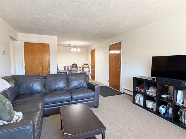 1077 Chestnut St 8, Newton, MA 02464
