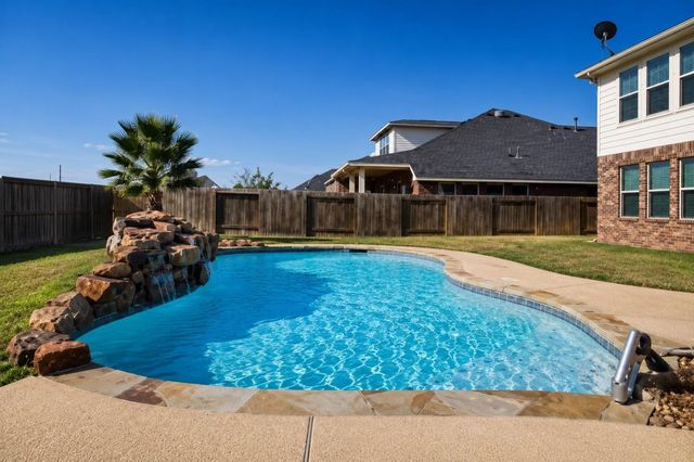 2711 Kestrel Trace Lane, Katy, TX 77494