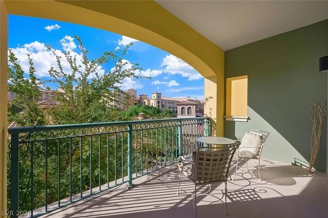 30 Strada Di Villaggio 205, Henderson, NV 89011