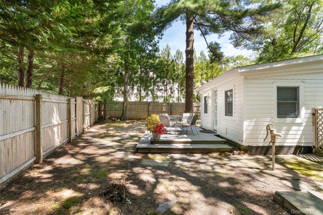 141 W Neck Road, Southampton, NY 11968
