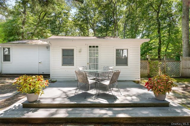 141 W Neck Road, Southampton, NY 11968