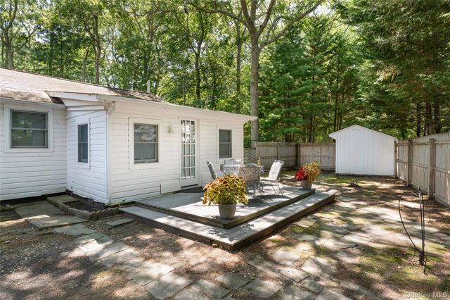 141 W Neck Road, Southampton, NY 11968