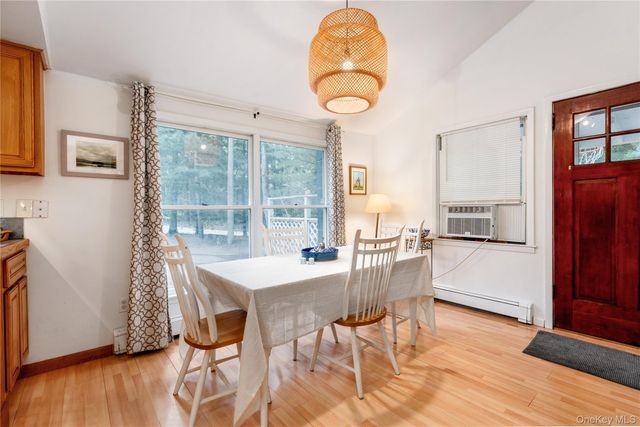 141 W Neck Road, Southampton, NY 11968