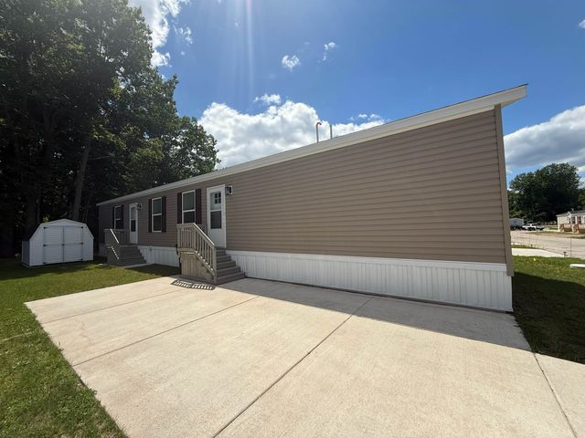 1178 Ironstone Drive, Mount Pleasant, MI 48858