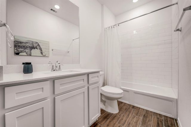 4127 Champlain Way, Iowa Colony, TX 77583