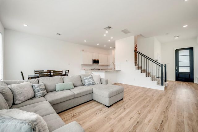 4127 Champlain Way, Iowa Colony, TX 77583