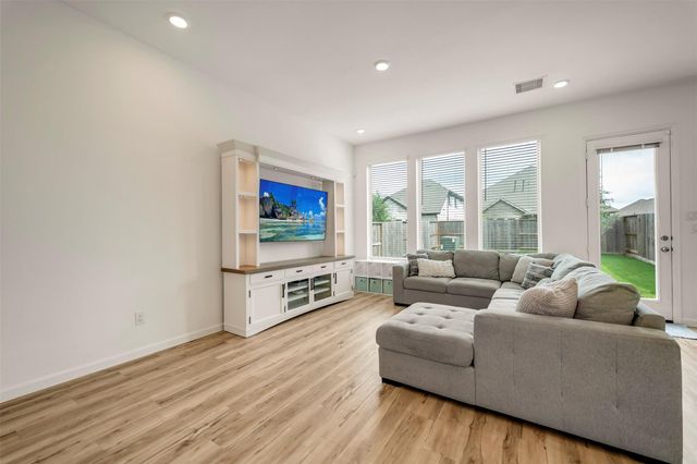 4127 Champlain Way, Iowa Colony, TX 77583