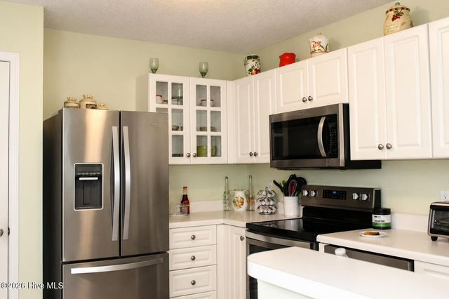 4146 Breezewood Drive Apt 202, Wilmington, NC 28412