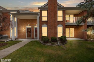 52224 Heatherstone Avenue, Macomb Twp, MI 48042