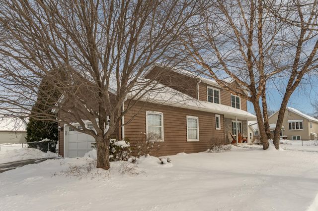 4541 Savannah Drive NW, Rochester, MN 55901