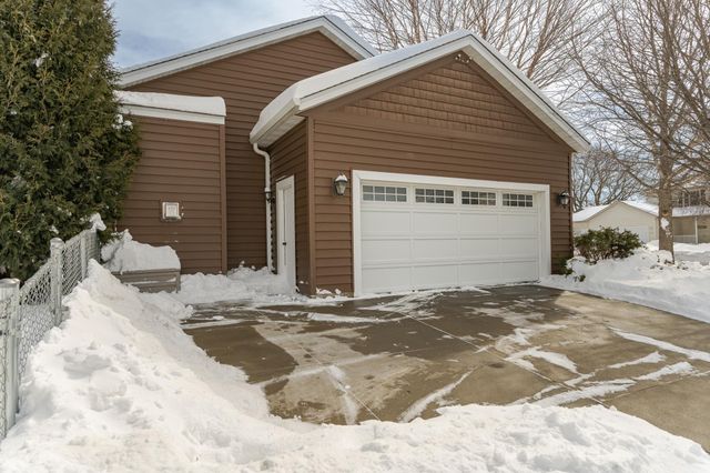 4541 Savannah Drive NW, Rochester, MN 55901