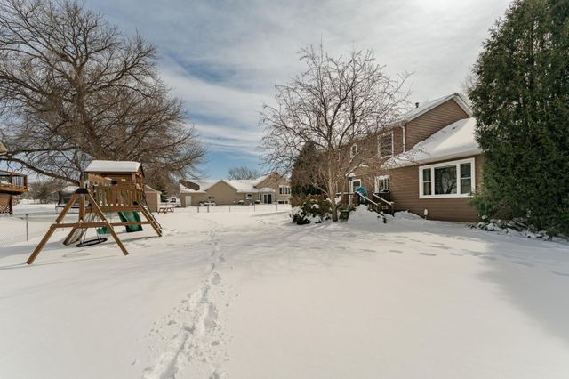 4541 Savannah Drive NW, Rochester, MN 55901