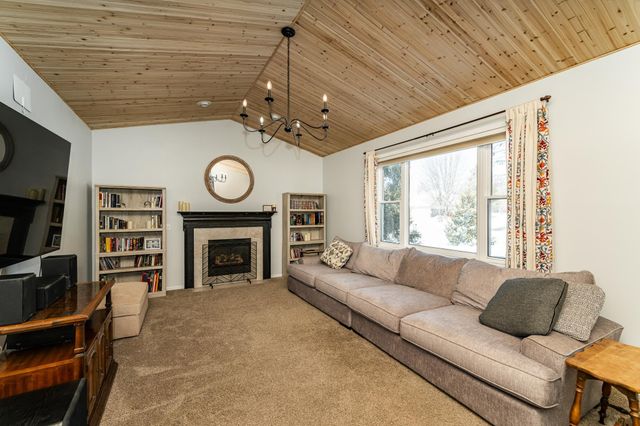 4541 Savannah Drive NW, Rochester, MN 55901