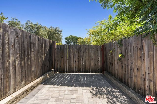 10214 Marcus Avenue, Tujunga (los Angeles), CA 91042