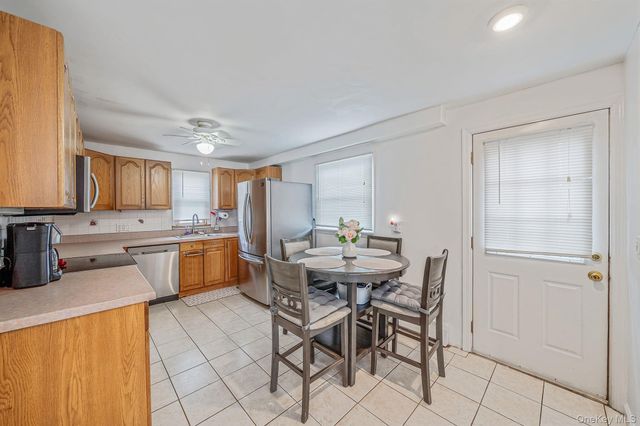 72 Crown Street, Deer Park, NY 11729