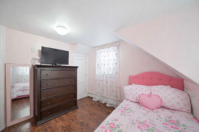 72 Crown Street, Deer Park, NY 11729