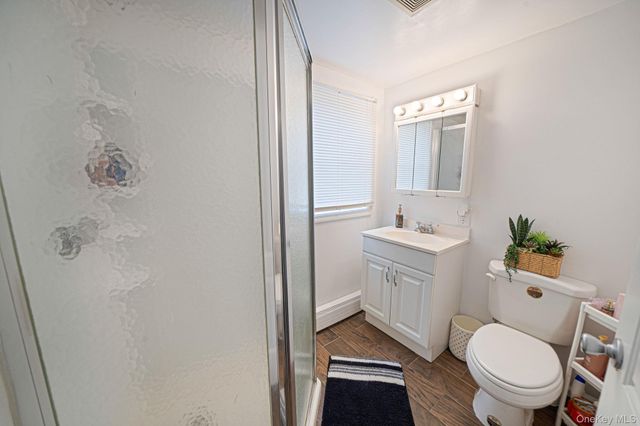 72 Crown Street, Deer Park, NY 11729