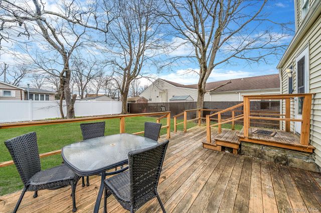 72 Crown Street, Deer Park, NY 11729