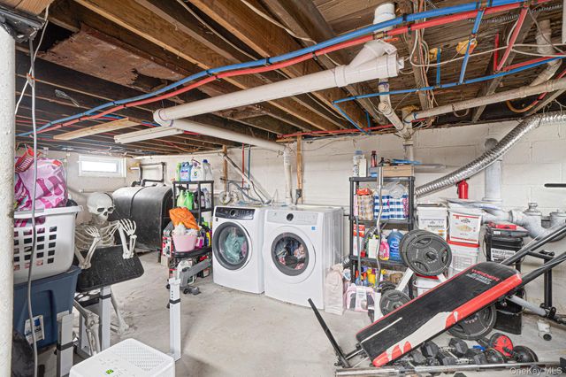 72 Crown Street, Deer Park, NY 11729