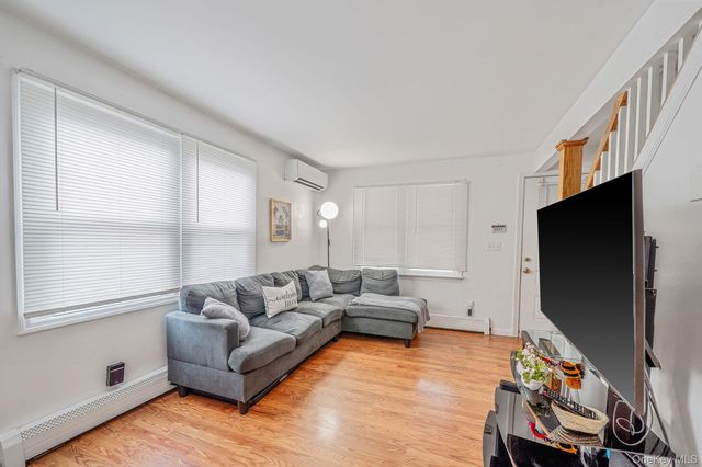 72 Crown Street, Deer Park, NY 11729