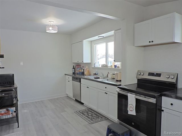 1465 Norton Street, Burton, MI 48529