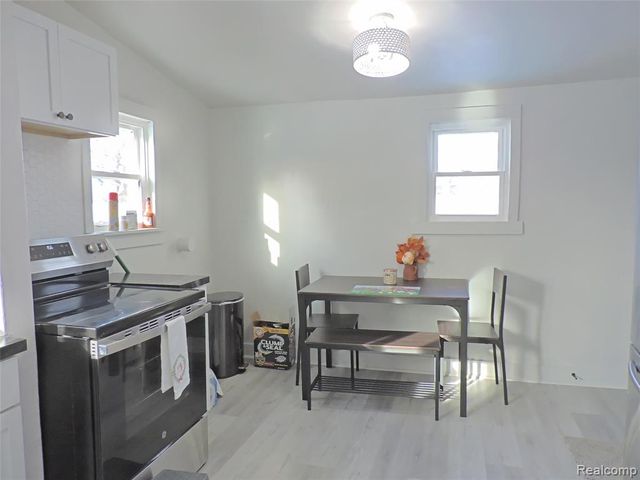 1465 Norton Street, Burton, MI 48529