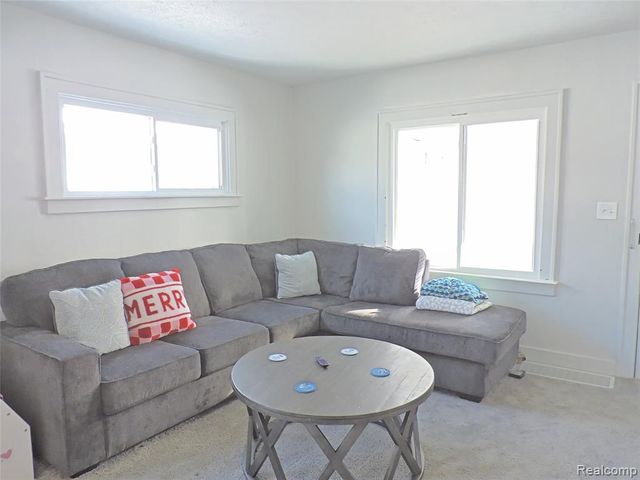 1465 Norton Street, Burton, MI 48529