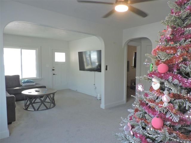 1465 Norton Street, Burton, MI 48529