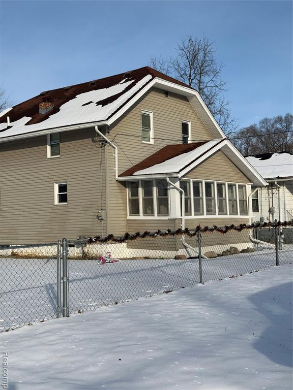 1465 Norton Street, Burton, MI 48529